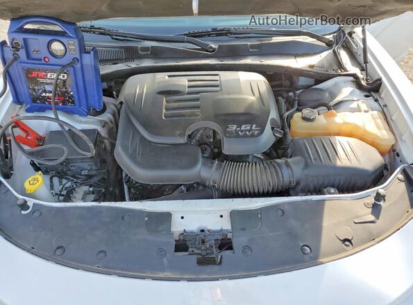 2C3CDXAG8JH239299 2018 DODGE CHARGER White Widok komory silnika