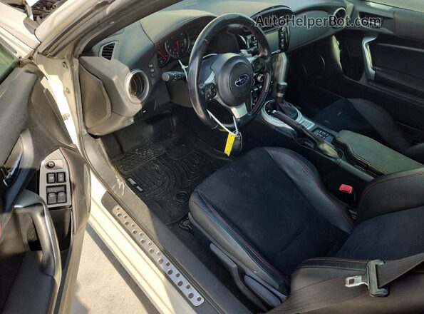 JF1ZCAC18H8606352 2017 SUBARU BRZ Белый Вид щитка приборов