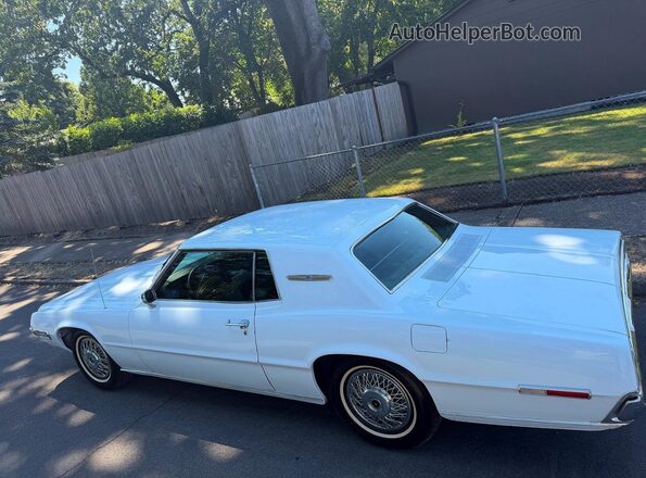 8J83N107886 1968 FORD THUNDERBIRD White 360 interior view