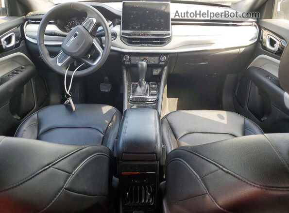 3C4NJDCN9ST545458 2025 JEEP COMPASS Silver ხელსაწყოთა პანელის ხედი