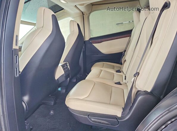 5YJXCDE44JF081127 2018 TESLA MODEL Gray Widok komory silnika
