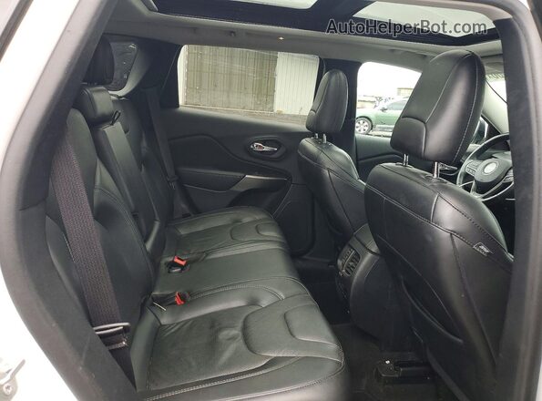1C4PJMDN2LD567929 2020 JEEP CHEROKEE White Engine compartment view