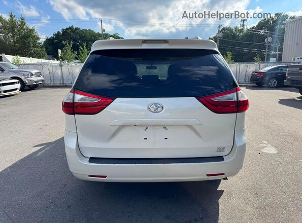 5TDDZ3DC4HS159092 2017 TOYOTA SIENNA White Вид ззаду