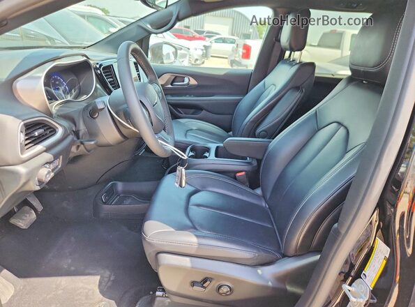 2C4RC1BG2TR156503 2026 CHRYSLER PACIFICA Black Widok deski rozdzielczej
