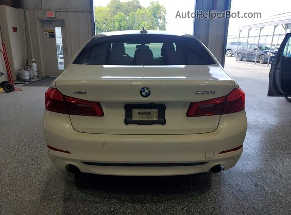 WBAJA7C54JWC75032 2018 BMW 5 SERIES White Սալոնի դիմացի տեսք
