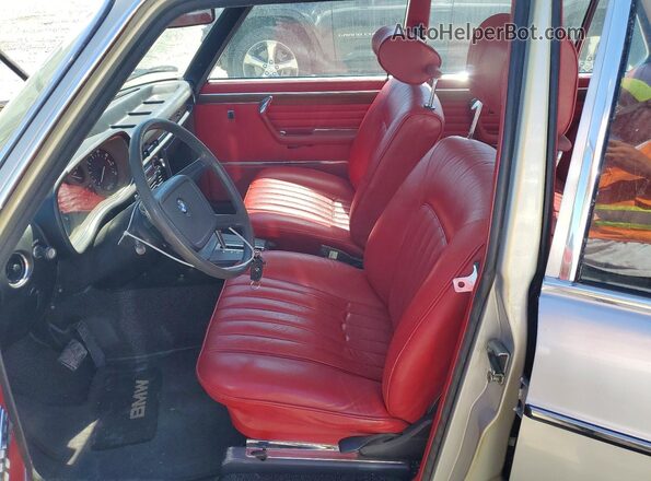 3190095 1975 BMW OTHER Серебряный Вид салона спереди