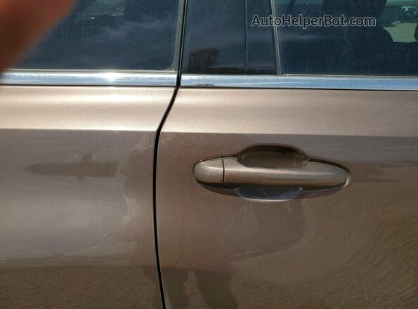 5TDBZRFH8KS982070 2019 TOYOTA HIGHLANDER Brown უკანა სალონის ხედი
