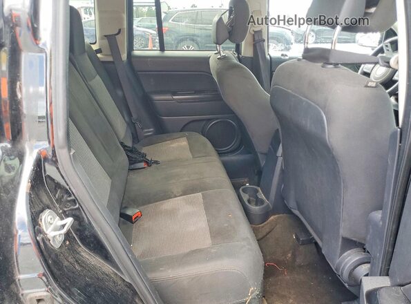 1C4NJDBB5GD780492 2016 JEEP COMPASS Black უკანა სალონის ხედი