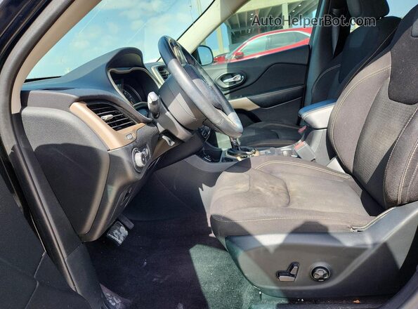 1C4PJLCB1HW613523 2017 JEEP CHEROKEE Black Dashboard view