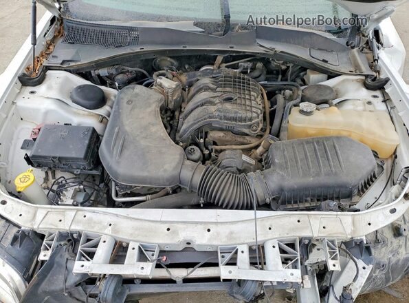 2C3CCAKG9JH250486 2018 CHRYSLER 300 Белый Вид подкапотного пространства