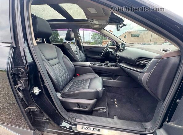 JN8BT3DDXPW306777 2023 NISSAN ROGUE Black Rear view