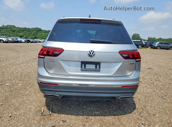 3VV2B7AX8LM015596 2020 VOLKSWAGEN TIGUAN Серебряный Вид салона спереди