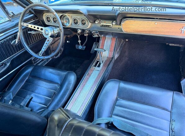 6F07C303951 1966 FORD MUSTANG Green Widok tylnych siedzeń