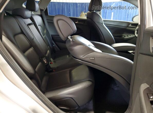 KM8J3CA27HU506941 2017 HYUNDAI TUCSON Silver Widok komory silnika