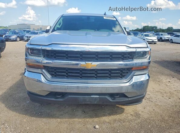 1GCVKREC5JZ151047 2018 CHEVROLET SILVERADO Silver Вид ззаду