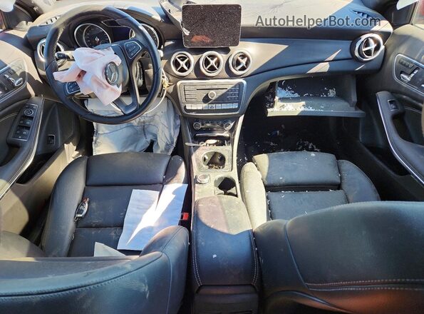 WDCTG4GB5JJ474605 2018 MERCEDES-BENZ GLA-CLASS Red Սարքավորումների վահանակի տեսք