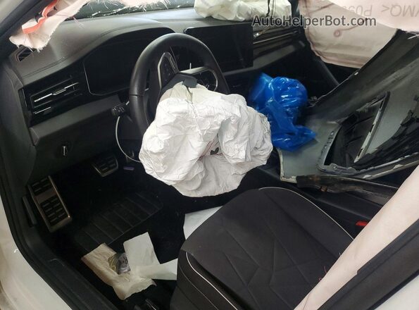 3VWBX7BU8SM005862 2025 VOLKSWAGEN JETTA White ხელსაწყოთა პანელის ხედი
