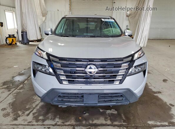5N1BT3BB2RC692026 2024 NISSAN ROGUE Серебряный Вид сзади