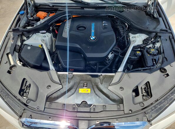 WBAJA9C59JB253480 2018 BMW 5 SERIES White Вид підкапотного простору