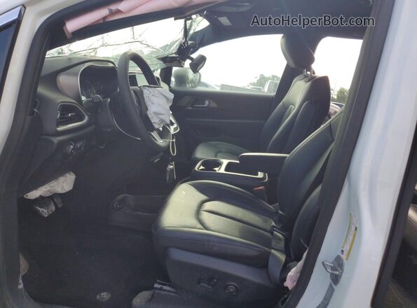 2C4RC1BG0TR187037 2026 CHRYSLER PACIFICA White Вид панелі приладів