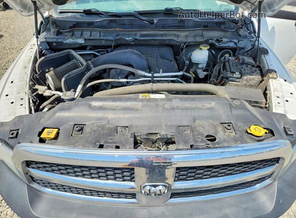 1C6RR7ST7JS314030 2018 RAM 1500 White Vista del compartimento del motor