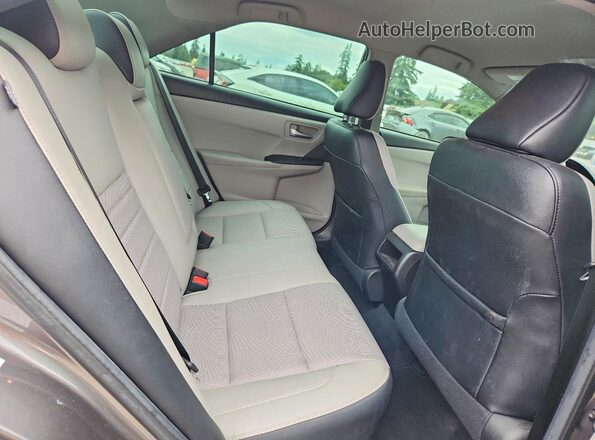 4T1BF1FK1HU767412 2017 TOYOTA CAMRY Серый Вид задней части салона