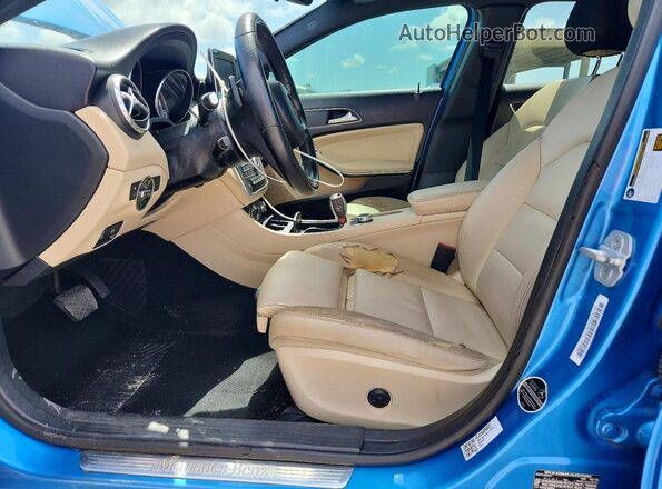 WDCTG4EB3GJ208902 2016 MERCEDES-BENZ GLA Blue Widok wnętrza z przodu