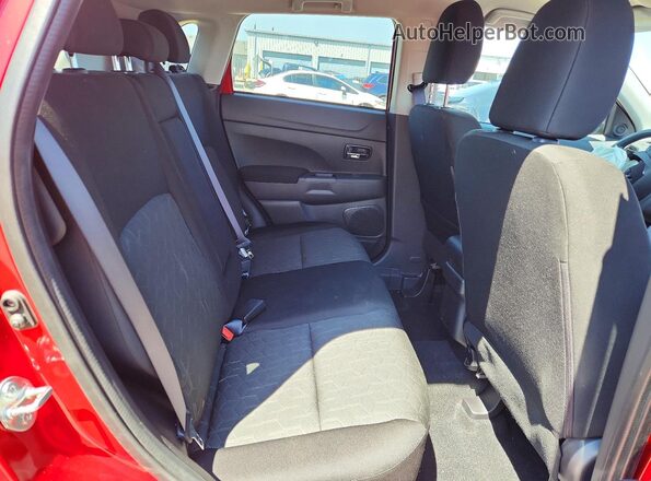 JA4ARUAU7TU005593 2026 MITSUBISHI OUTLANDER Red Vista del compartimento del motor