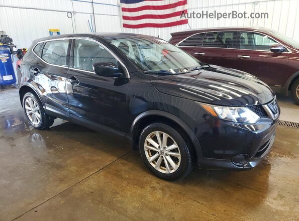 JN1BJ1CR6JW285620 2018 NISSAN ROGUE Black Front view