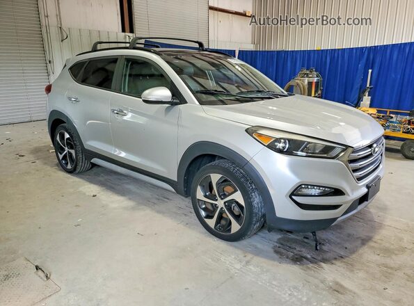 KM8J3CA27HU506941 2017 HYUNDAI TUCSON Silver Widok z przodu