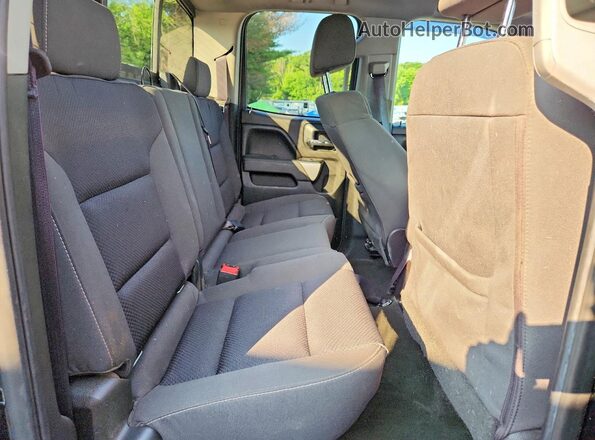 1GCVKREC2GZ405824 2016 CHEVROLET SILVERADO Black Widok wnętrza z tyłu