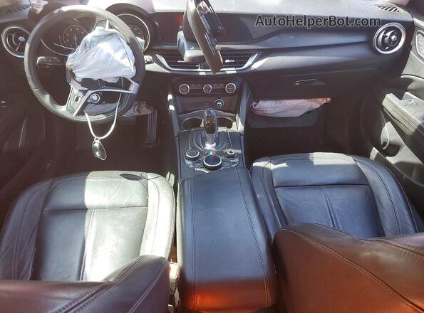 ZASFAKAN3J7B81138 2018 ALFA ROMEO STELVIO Red Սարքավորումների վահանակի տեսք