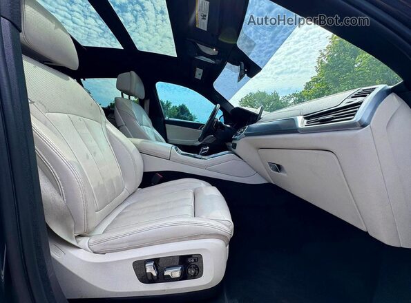 5UXCY4C02M9D86075 2021 BMW X6 Угольный Вид спереди