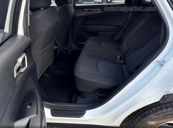 KNDPUCAG1P7101680 2023 KIA SPORTAGE White Vista interior delantera