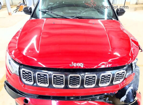 3C4NJDCN9ST614813 2025 JEEP COMPASS Red VIN կոդի պիտակի տեսք