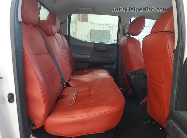 5TFAX5GN8HX102096 2017 TOYOTA TACOMA White Rear interior view