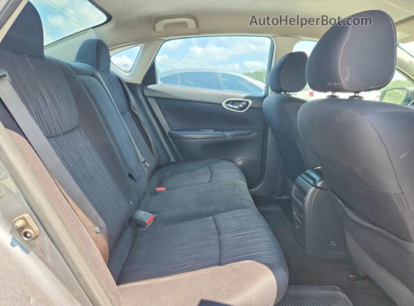 3N1AB7AP0JY267135 2018 NISSAN SENTRA Gray Vista interior trasera