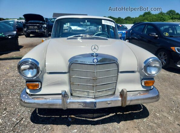 11011010104428 1964 MERCEDES-BENZ 190 White Rear view