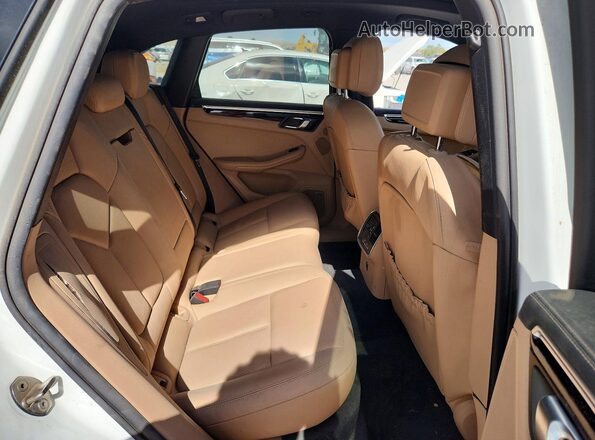 WP1AA2A50PLB00727 2023 PORSCHE MACAN White Vista de los asientos traseros
