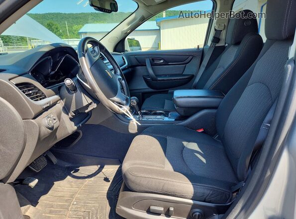1GNKVHKD9HJ133653 2017 CHEVROLET TRAVERSE Серый Вид салона спереди