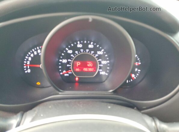 KNDJN2A25J7892627 2018 KIA SOUL Green Vista de los asientos traseros