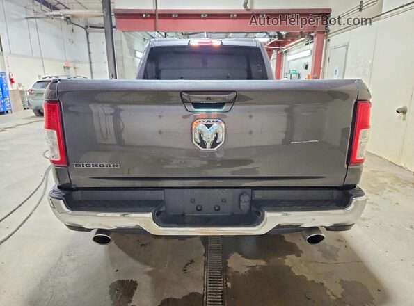 1C6RREBT9NN143581 2022 RAM 1500 Gray Widok wnętrza z przodu