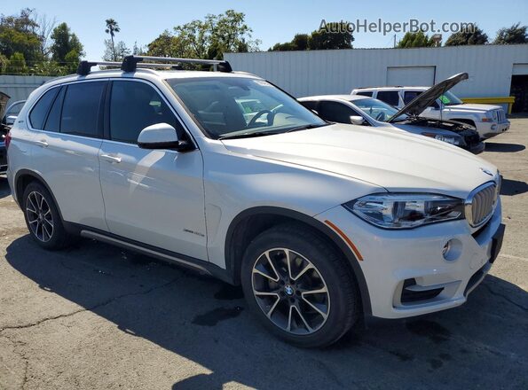 5UXKT0C55H0S80614 2017 BMW X5 White Widok z przodu