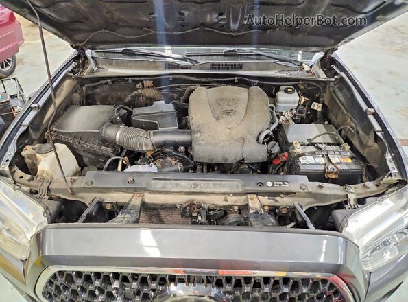 3TMCZ5AN9JM135518 2018 TOYOTA TACOMA Gray Engine compartment view