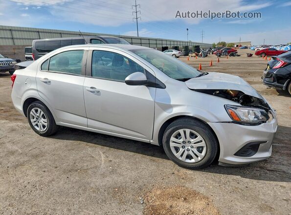 1G1JB5SG1H4146877 2017 CHEVROLET SONIC Silver Delantero derecho