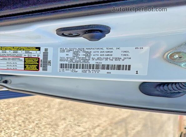 5TFMA5DB1SX239431 2025 TOYOTA TUNDRA White Widok wnętrza z tyłu