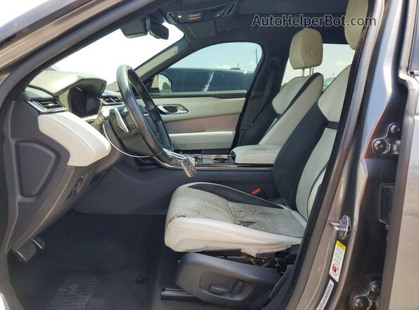 SALYL2RX8JA709950 2018 LAND ROVER RANGE Серый Вид панели приборов