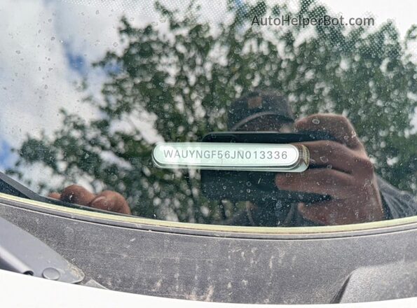 WAUYNGF56JN013336 2018 AUDI A5 Белый Вид задней части салона