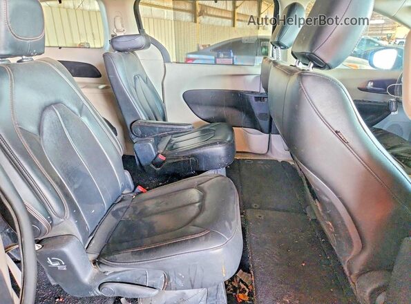 2C4RC1BG0HR613297 2017 CHRYSLER PACIFICA Black Շարժիչի բաժամունքի տեսք
