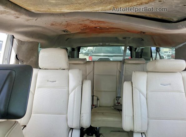 1GYS4MKL7NR176102 2022 CADILLAC ESCALADE White Rear interior view